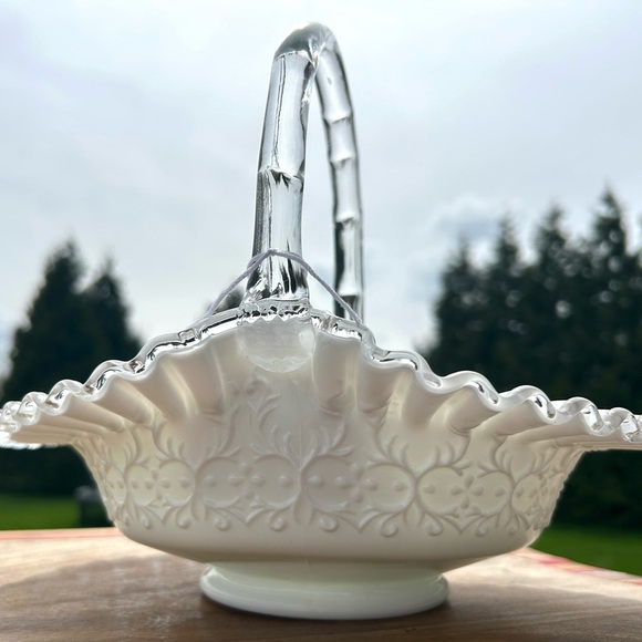 Vintage Fenton Silver Crest Style Milk Glass Ruffled Crimped Rim Lace - Picture 9 of 13